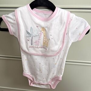 Chickpea “just like mommy” onesie and bib set 3-6